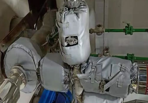 高溫管道<a href=http://www.z833.cn/e/tags/?tagname=%E4%BF%9D%E6%B8%A9%E9%9A%94%E7%83%AD target=_blank class=infotextkey>保溫隔熱</a>衣