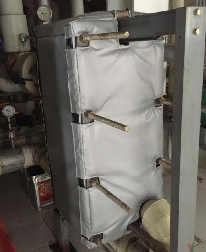 板式<a href=http://www.z833.cn/e/tags/?tagname=%E6%8D%A2%E7%83%AD%E5%99%A8%E4%BF%9D%E6%B8%A9 target=_blank class=infotextkey>換熱器保溫</a>套