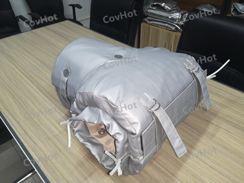 ? ? ? ?冬季氣溫逐漸變冷，我們大家自覺不自覺的都穿上了厚厚的衣服御寒。那么問題來了，我們的設備是否“穿暖”了？要不要穿些東西？穿哪些可以溫暖過冬？ ? ? ? ?石油，電力，化工等很多行業裝置每年冬季都會開展設備防凝凍工作，目的就是不凍壞一臺設備、一條管線。設備凝凍只是因為環境溫度的降低，解決這個問題常規來說不外乎就是做保溫。 ? ? ? ?為此，科好特開發了可以與閥門及設備一同工作的可拆裝保溫產品，安裝和拆卸變得容易，可反復使用。<a href=http://www.z833.cn/e/tags/?tagname=%E9%98%80%E9%97%A8%E4%BF%9D%E6%B8%A9 target=_blank class=infotextkey>閥門保溫</a>產品用材屬于輕質柔性無石棉材料，在高度復雜和狹窄的區域同樣可以很好使用，無論是截止閥、球閥等均可安裝。通常用戶只需提供閥門名稱型號和同一型號數量清單即可訂購相應的可拆卸<a href=http://www.z833.cn/e/tags/?tagname=%E9%98%80%E9%97%A8%E4%BF%9D%E6%B8%A9%E5%A5%97 target=_blank class=infotextkey><a href=http://www.z833.cn/e/tags/?tagname=%E9%98%80%E9%97%A8%E4%BF%9D%E6%B8%A9 target=_blank class=infotextkey>閥門保溫</a>套</a>了，特殊類型需要提供詳細規格或尺寸。可拆卸<a href=http://www.z833.cn/e/tags/?tagname=%E9%98%80%E9%97%A8%E4%BF%9D%E6%B8%A9 target=_blank class=infotextkey>閥門保溫</a>產品外觀漂亮整潔、表面可擦洗，環保，無污染。 ? ? ? ?給閥門穿上“保暖衣”，給企業“錦上添花”！